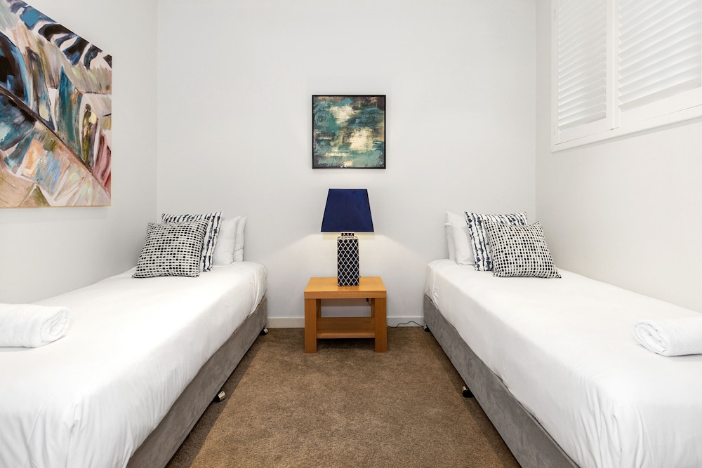 Luxury Apartments on Bells Boulevard
