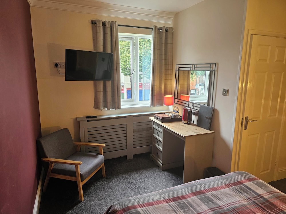 Tudor Lodge Hotel