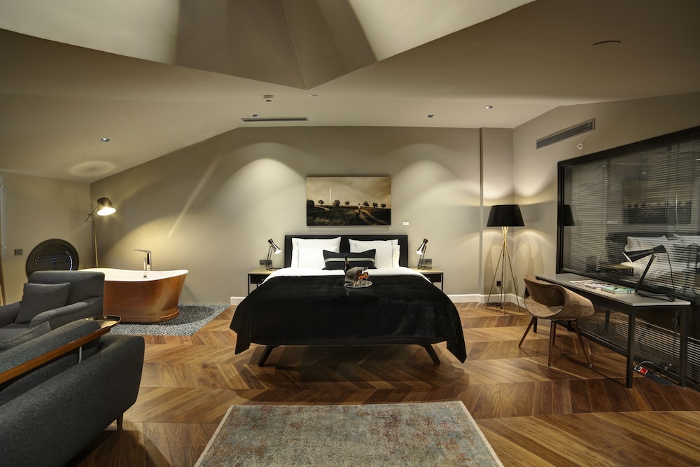 39 Kalamış Marina Oteli - Image 11