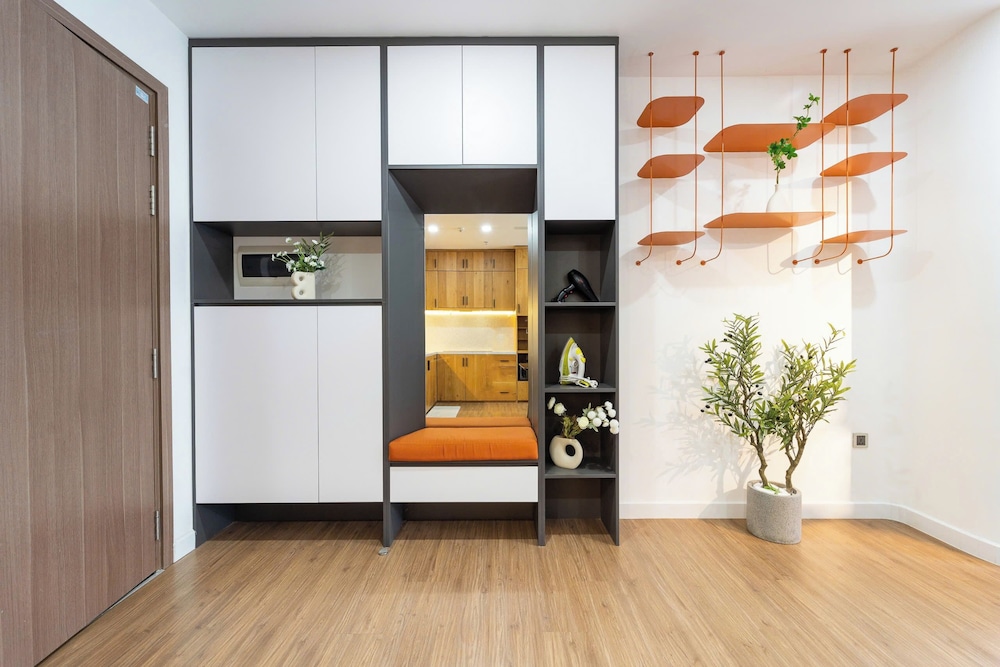 Apartment Landmark 81 by Urban Home