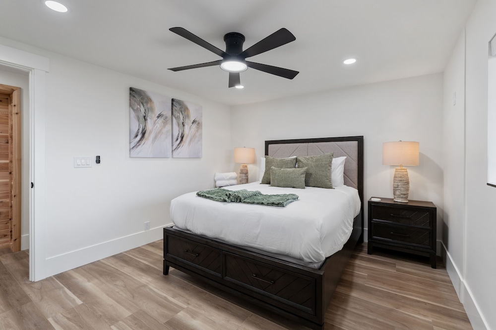 All-new Luxe Stay Views, Sauna & Hot Tub 7 Bedroom Villa