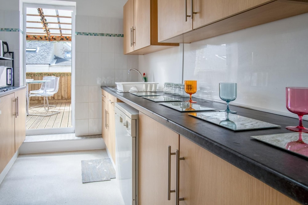 Skyfall - 2 Bedroom Apartment - Milford Haven