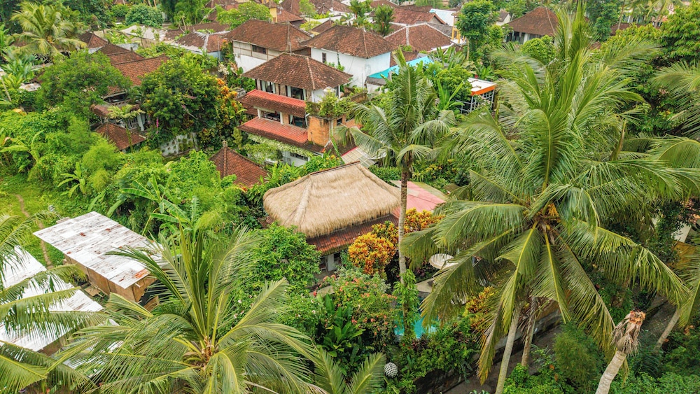 Barong Retreat Villa Ubud with Hammock Terrace, Garden & Koi Pond