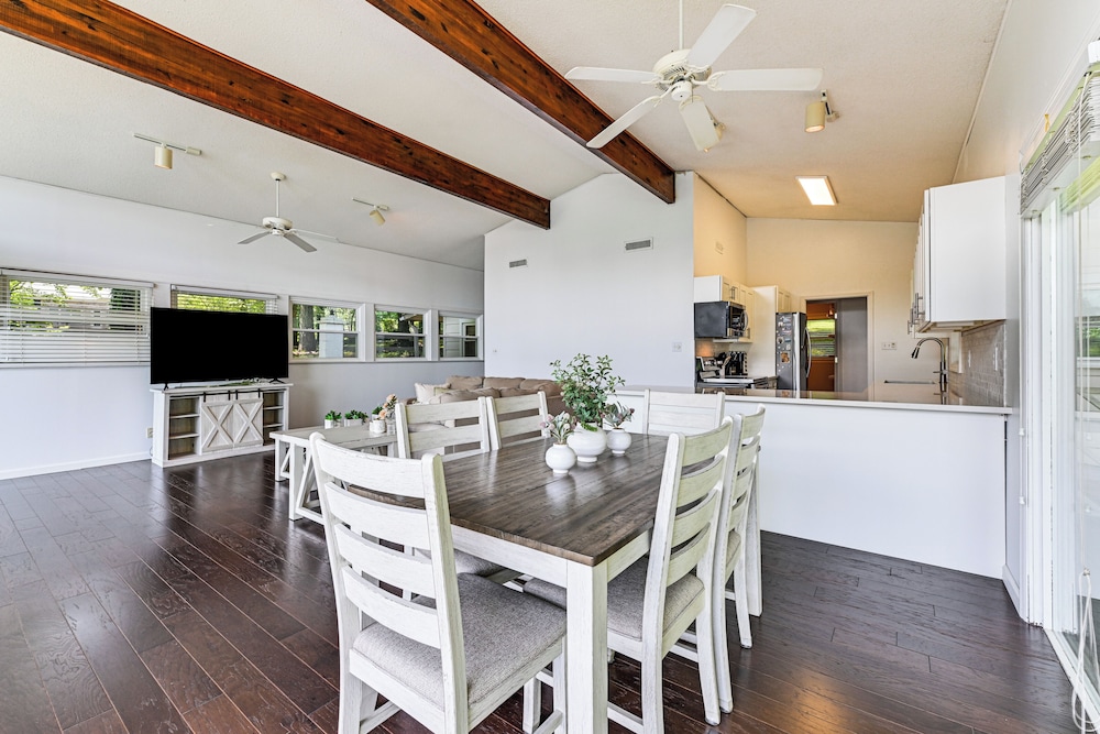 Launch & Dock: Lake Norman Retreat w/ Scenic Deck