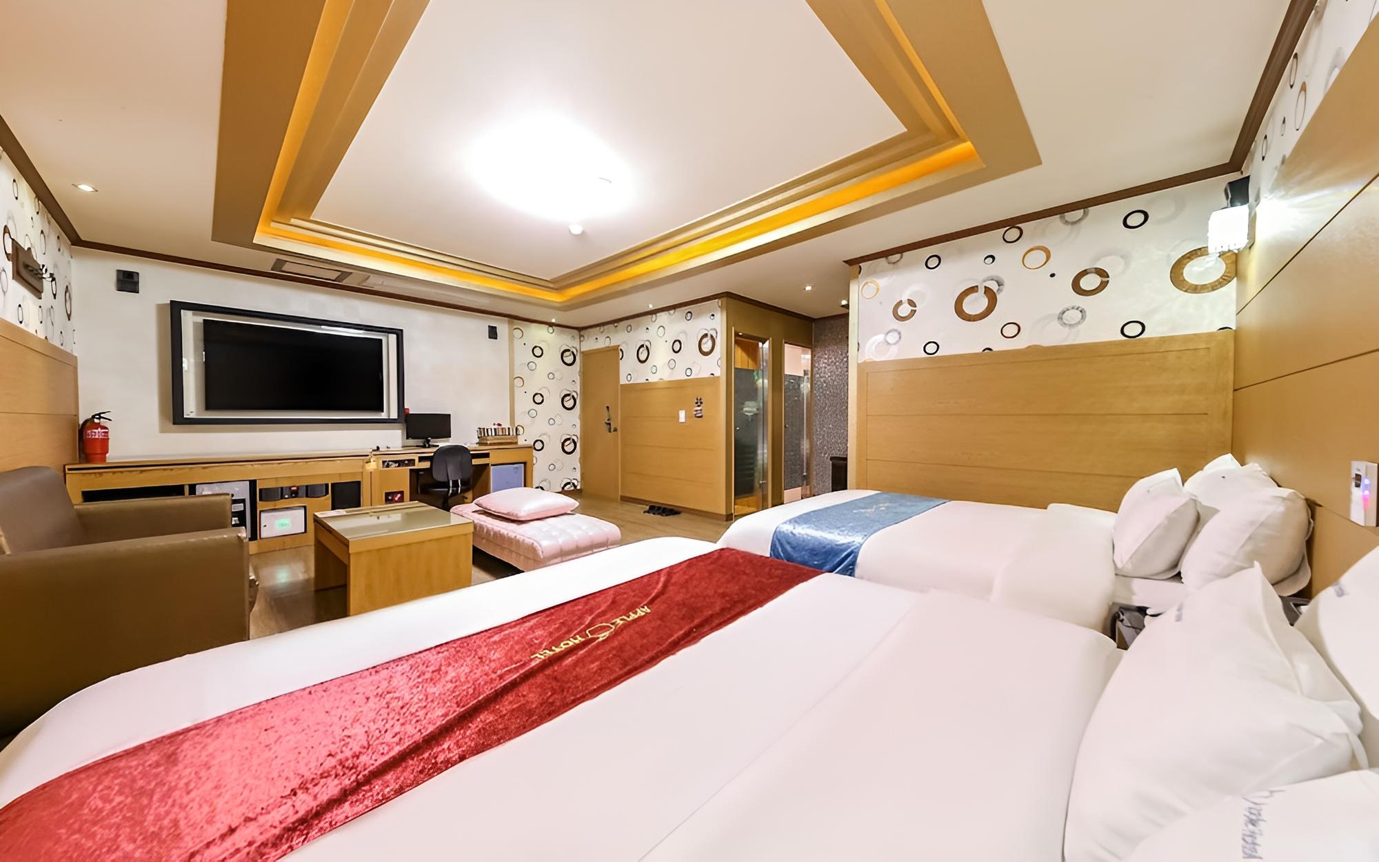 Yeosu Apple Hotel view 2