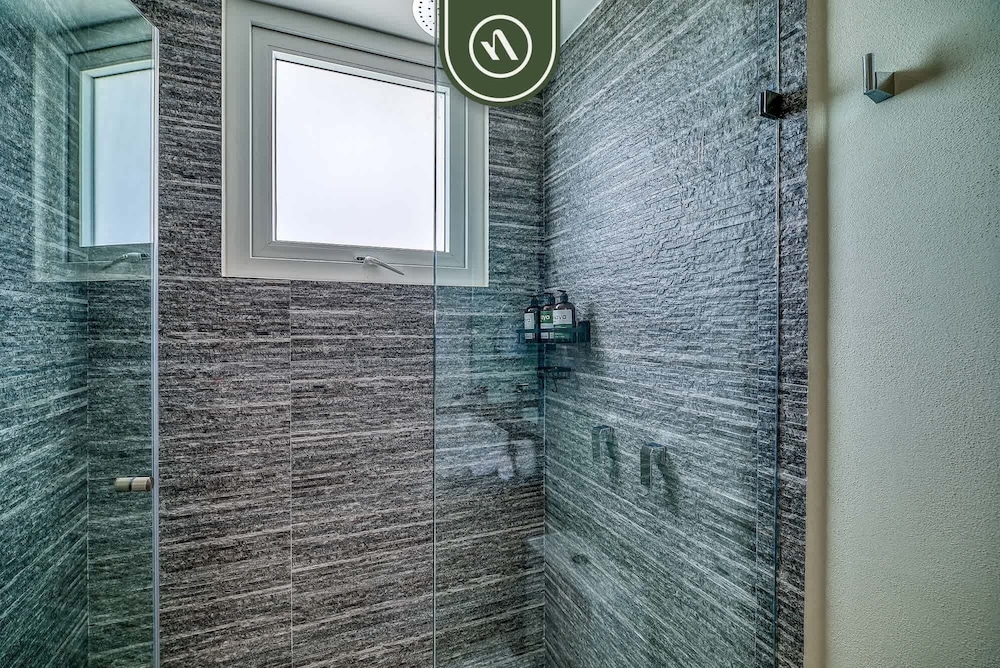 New 2 BR Condo One Street From Beach - Pool - Gym