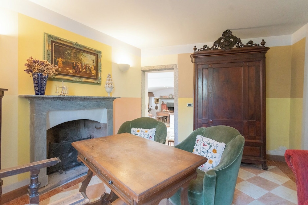 Villa Torre di Palanzo With Magnificent View by Rent all Como