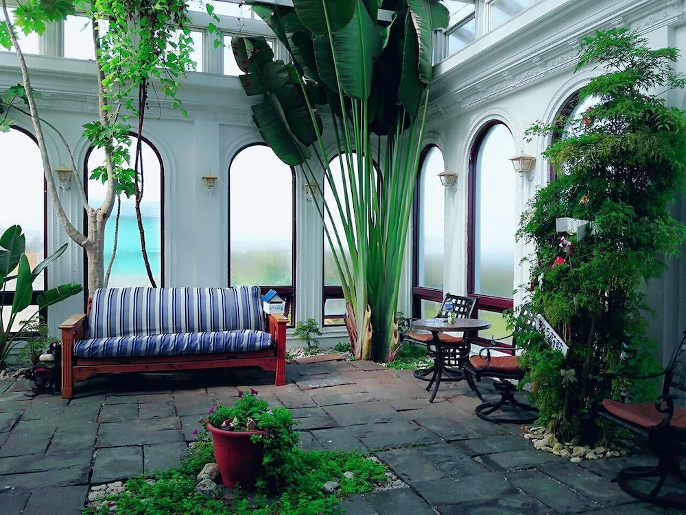 23.5 Blue B & B