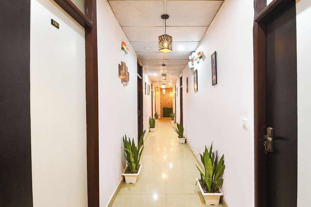 Fabhotel Lotus Inn