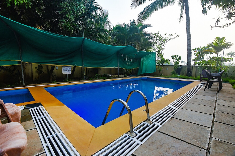 Fabhotel Edem Garden