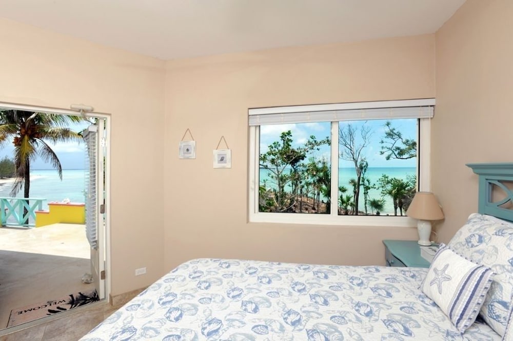Pau Pau Beach Estate 5 Bedroom Home view 3