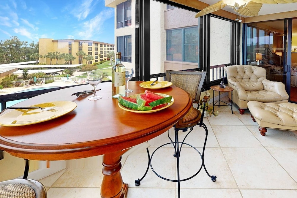 Island Reef Bayside With Private Beach view 3