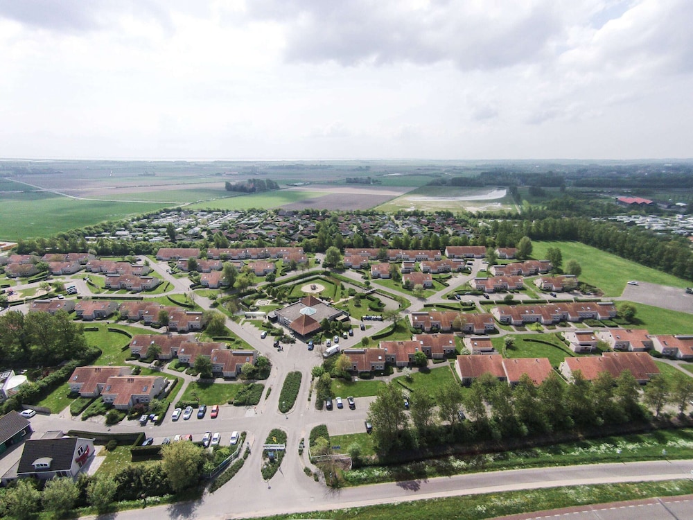 Bungalow in Renesse Near North Sea Beach view 4
