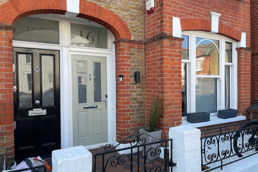 Lovely 2 Bedroom Apartment Close to Putney Riverside