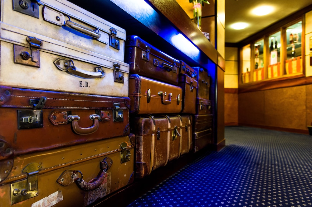 Hotel The Liner Hotel - Image 1