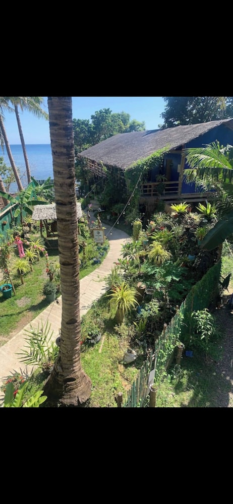 Spacious Beachfront House With Rooftop Deck in Macrohon, Philippines