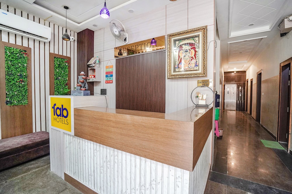 Fabhotel Shri Giriraj Ji Dham