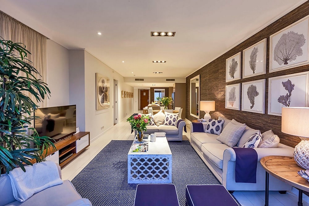 Luxury Apartments on Bells Boulevard