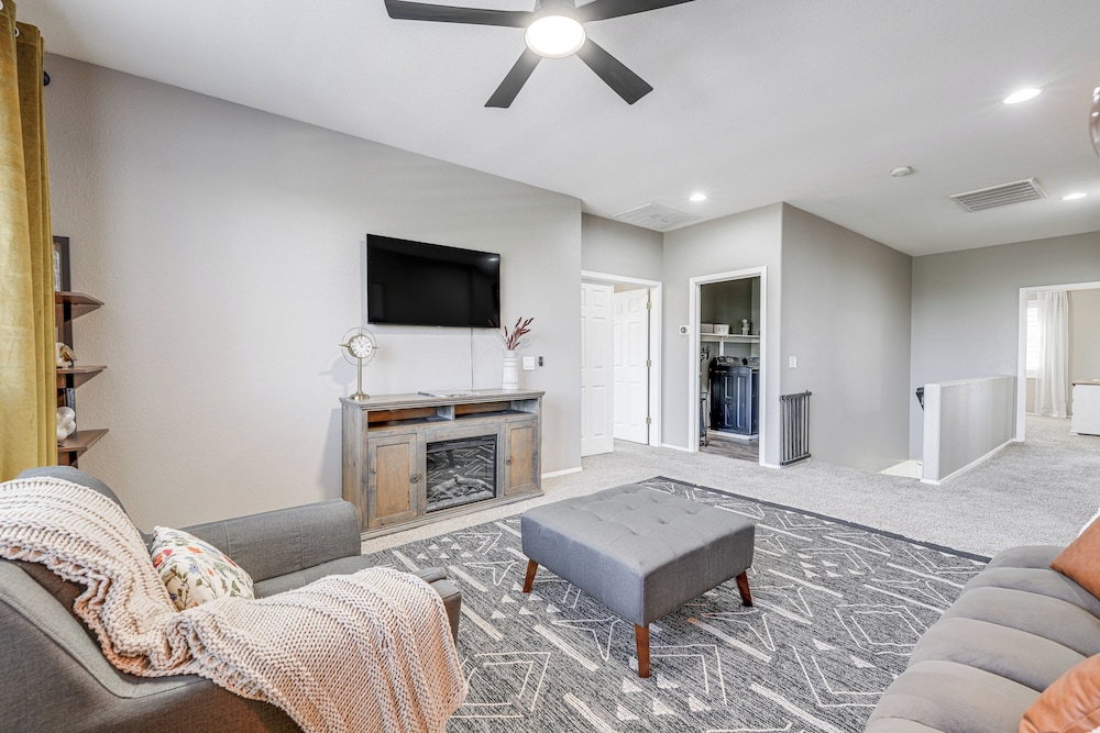 Family-friendly Retreat w/ Pool - Near Westgate!
