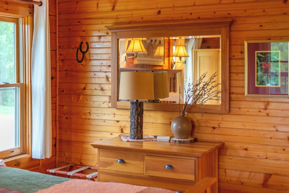 Engadine Inn  Cabins - Property Image 147