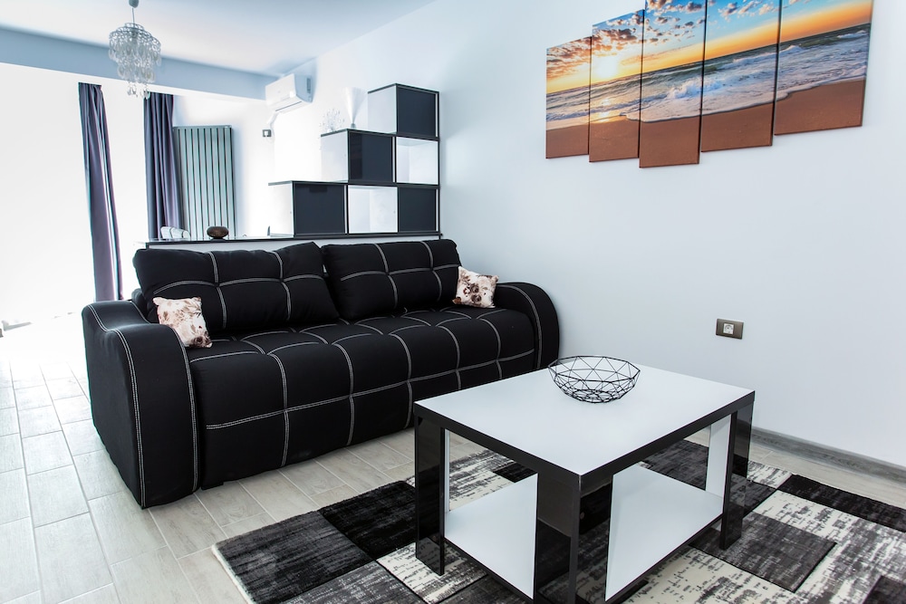 Apartament Black&White view 3