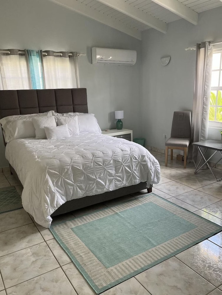 3 Bedroom Villa in Pos Chiquito Sun and Fun 5 Minute Walk to Beach