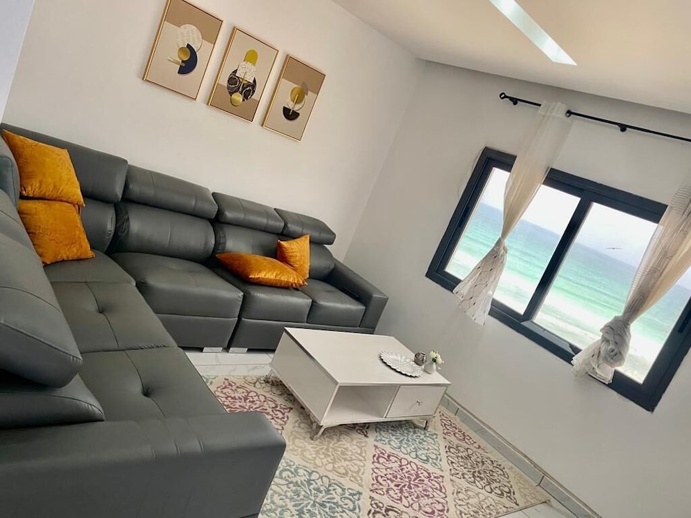 appartement water front view 3