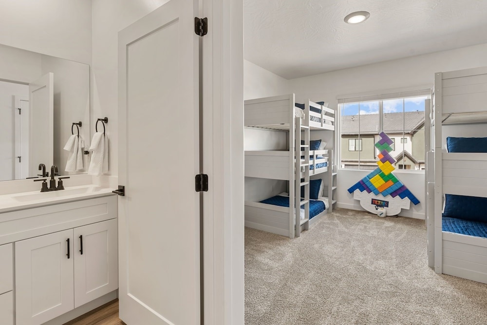 Long Drive 4 Bedroom Townhouse