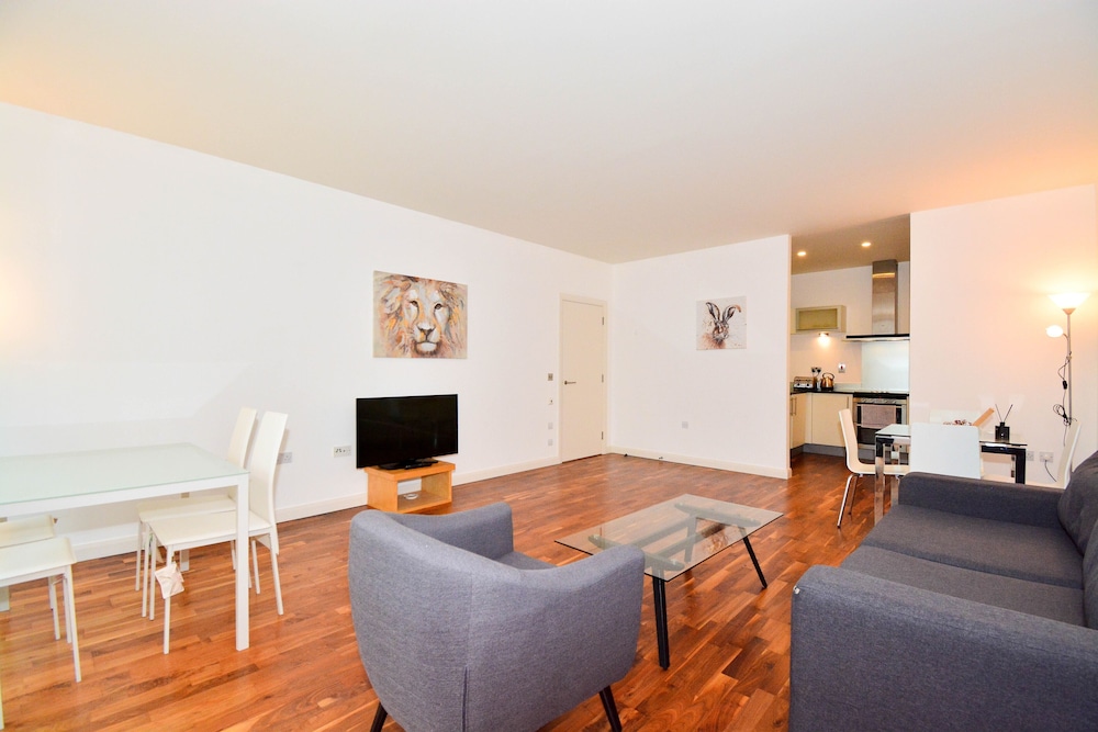 Canary Wharf - Corporate River View Apartments