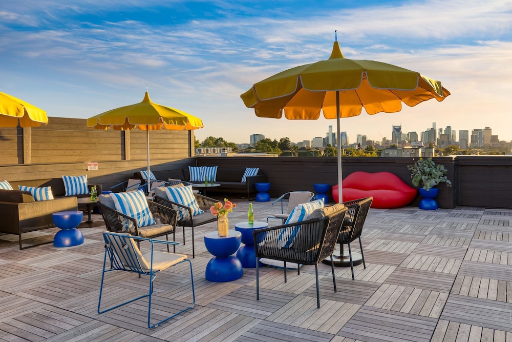 The Carter 402 by Avantstay Mins to Downtown