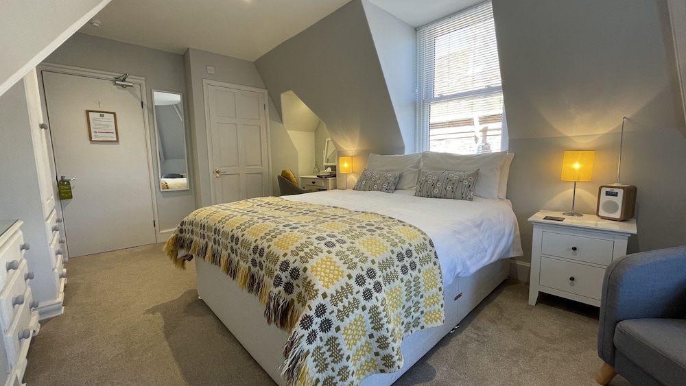 Lynton Vacations - Southcliffe Bed  Breakfast - Property Image 6