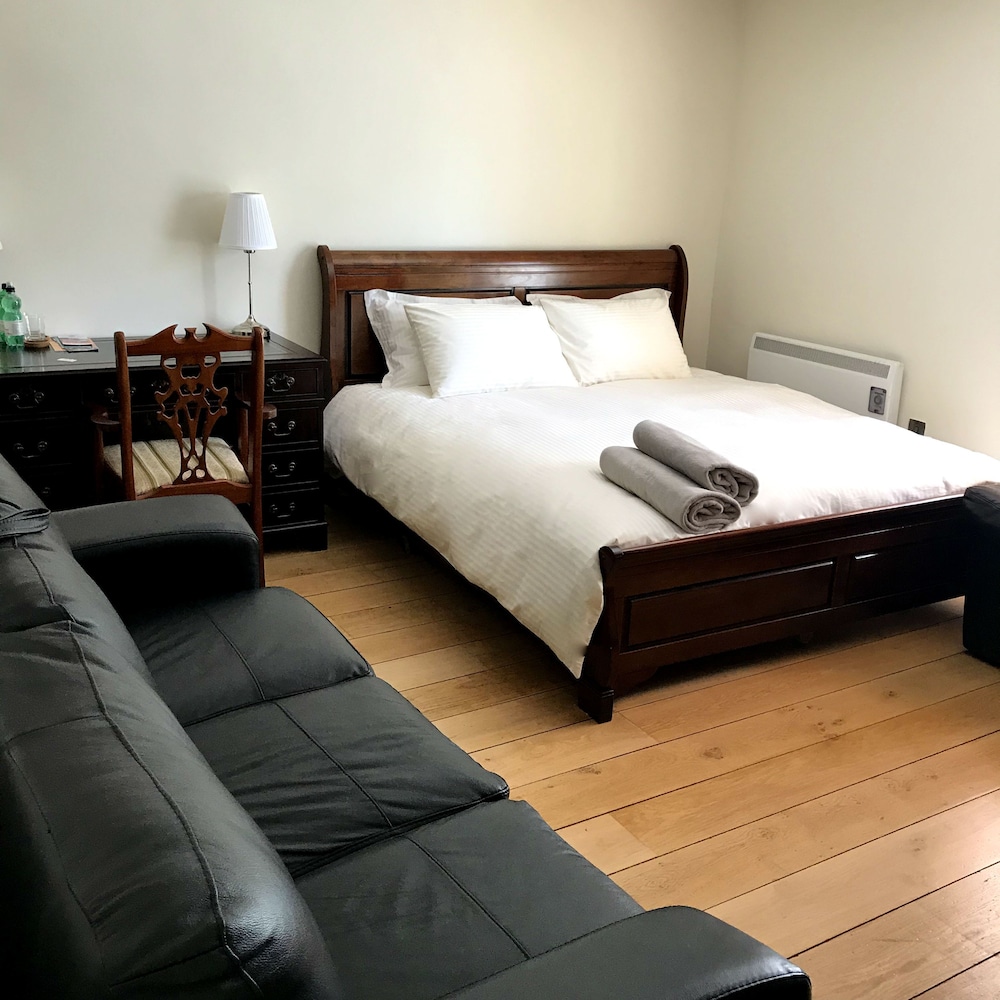 Violet Lodge