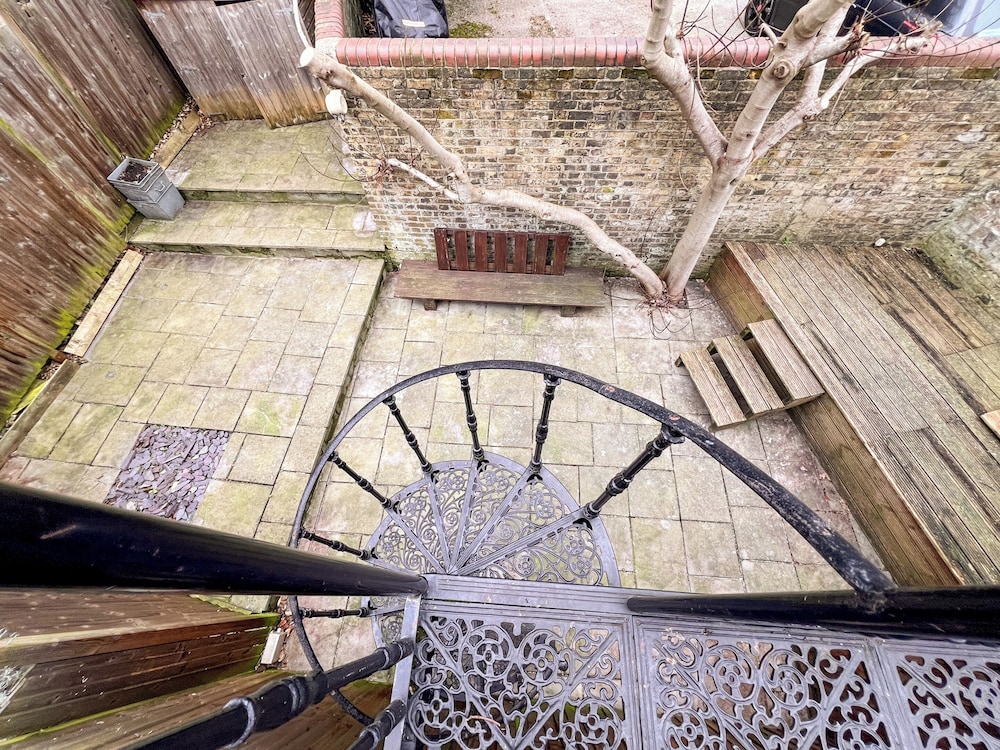Historic 3-Bedroom Home in the Heart of Greenwich