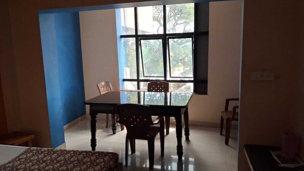 Sri Vinayaka Lodge
