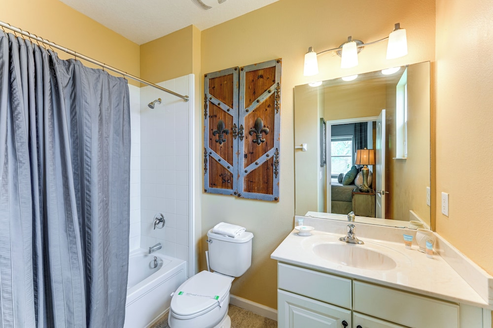 Themed Rooms, Pool & More! Custom Davenport Villa