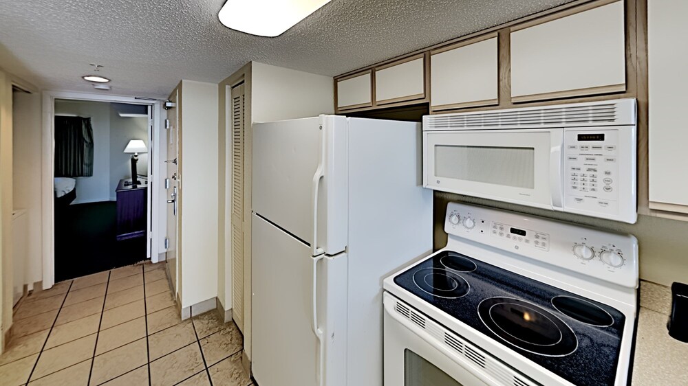Atlantica 554 1 Bedroom Condo