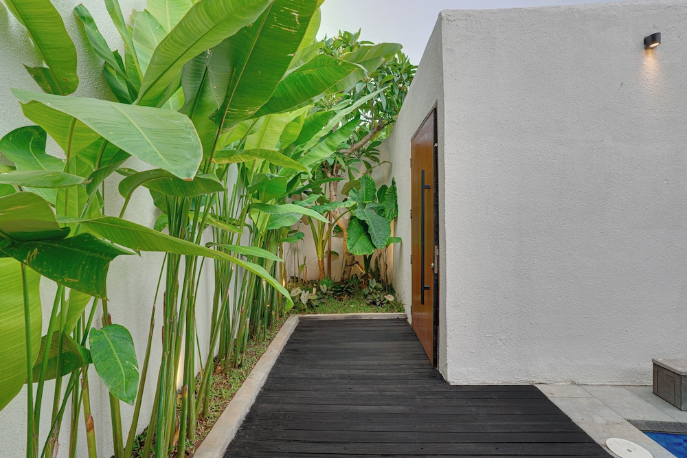 LaLuxe Villa and Residence