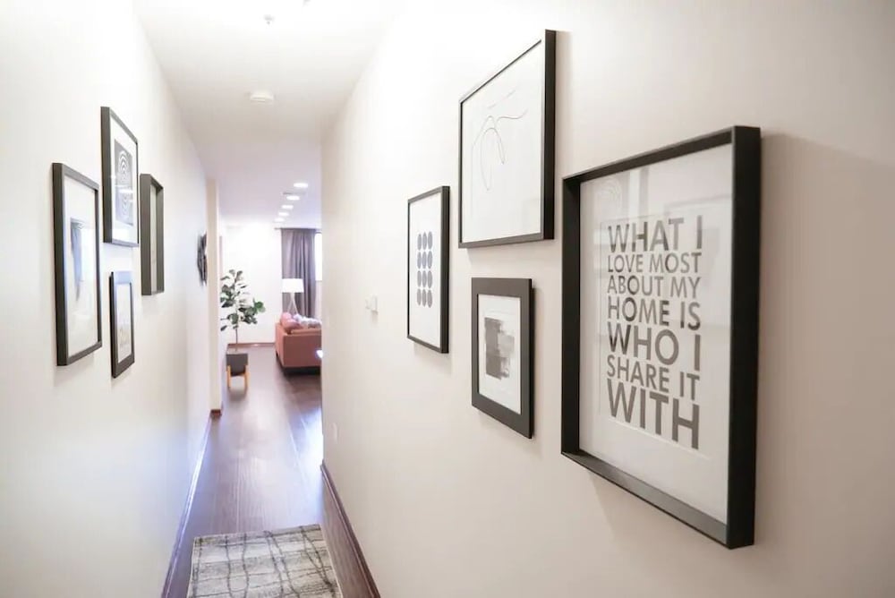 2BR Apt - Central Modern