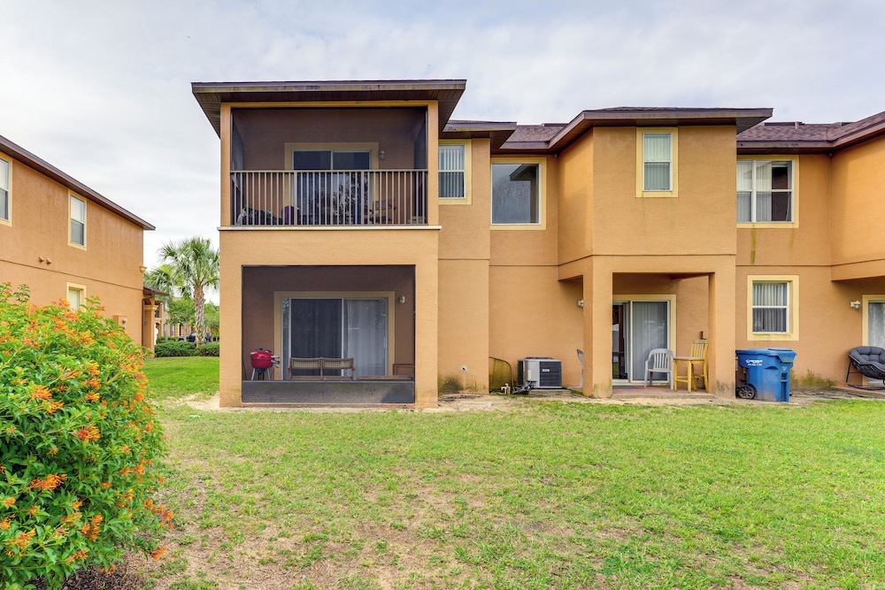 9 Mi to Disney: Gated Resort Escape w/ Pool Access