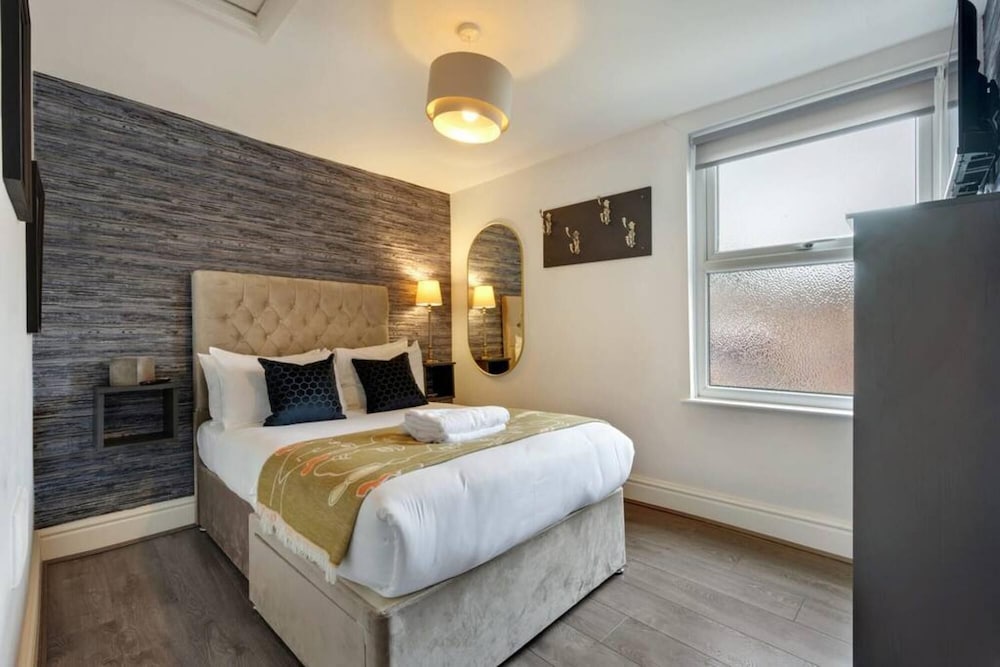 Host Apartments The Kensington Townhouse