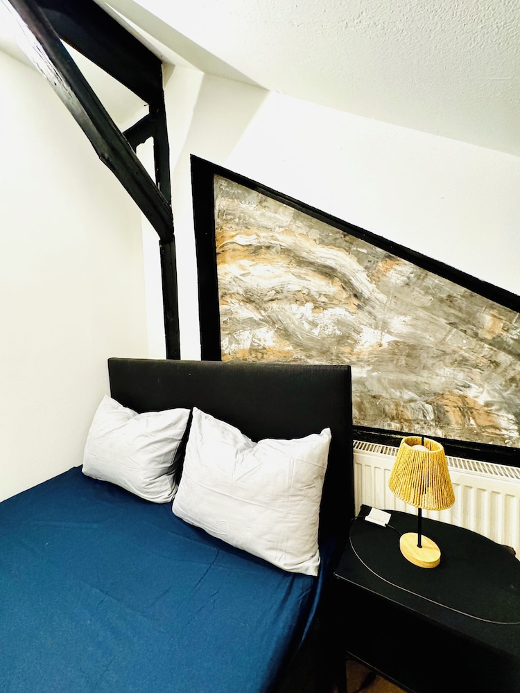 Comfortable Budget Room near Liesing