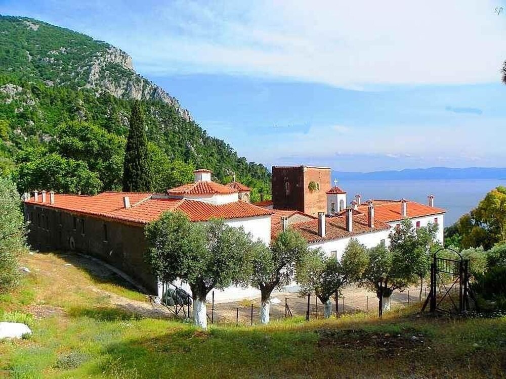 Limni Stone Apartment