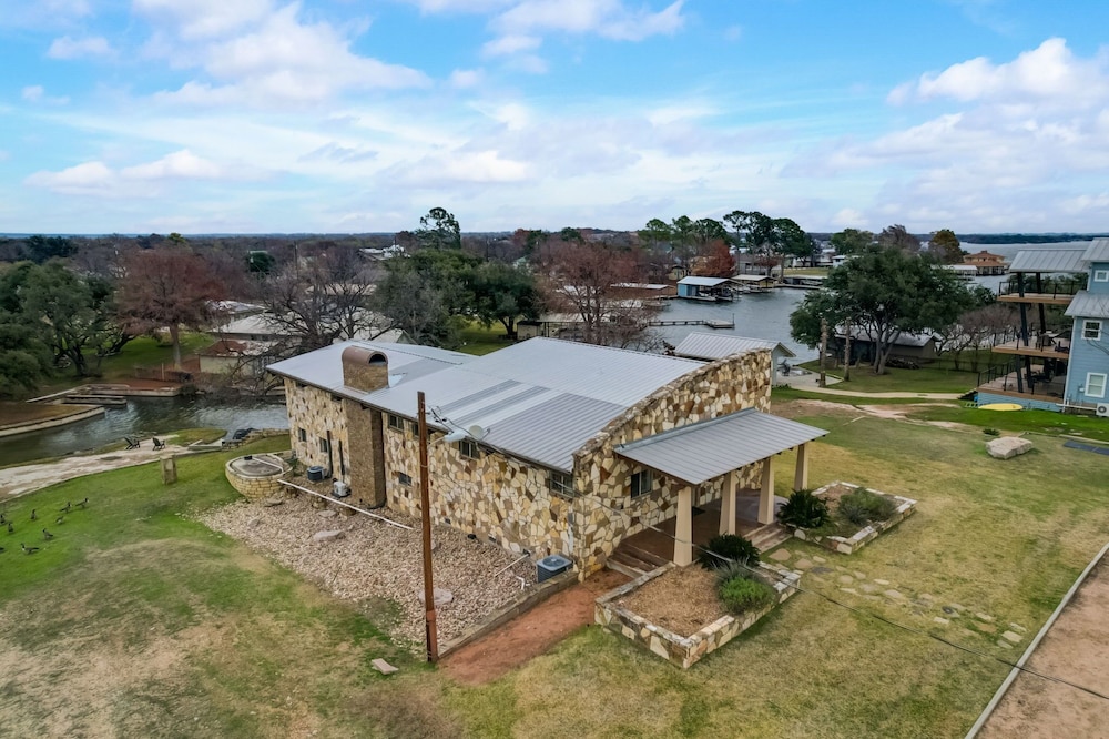 Hillview Estate