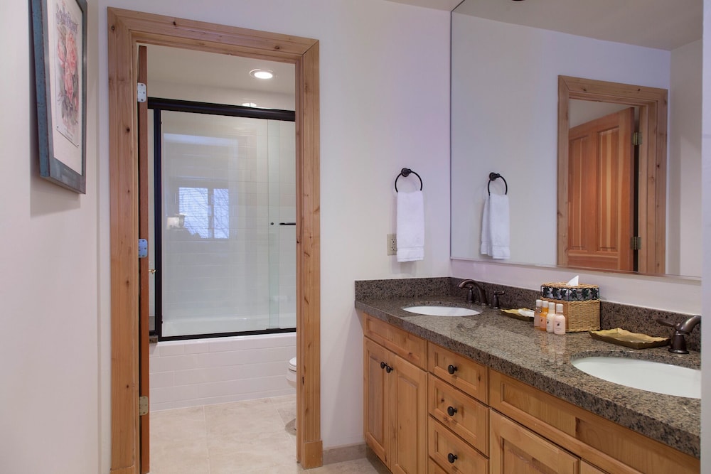Trail's End Lodge at Deer Valley Resort - Two Bedroom Residence with Spa #405 2 Condo