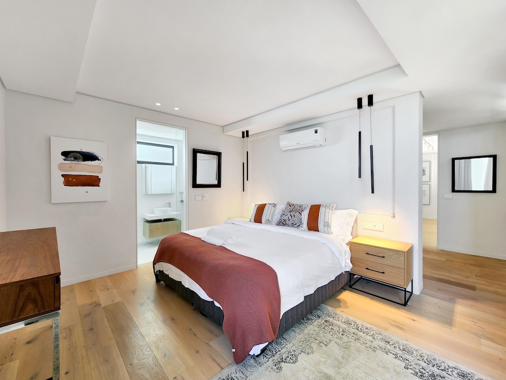 Ocean Villa - Ultra Luxury Villa in Bantry Bay