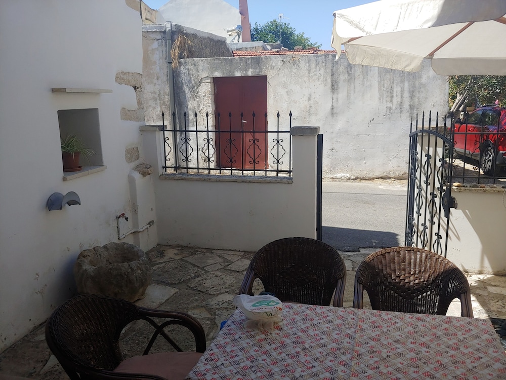 Traditional Luxury Villa in Fres