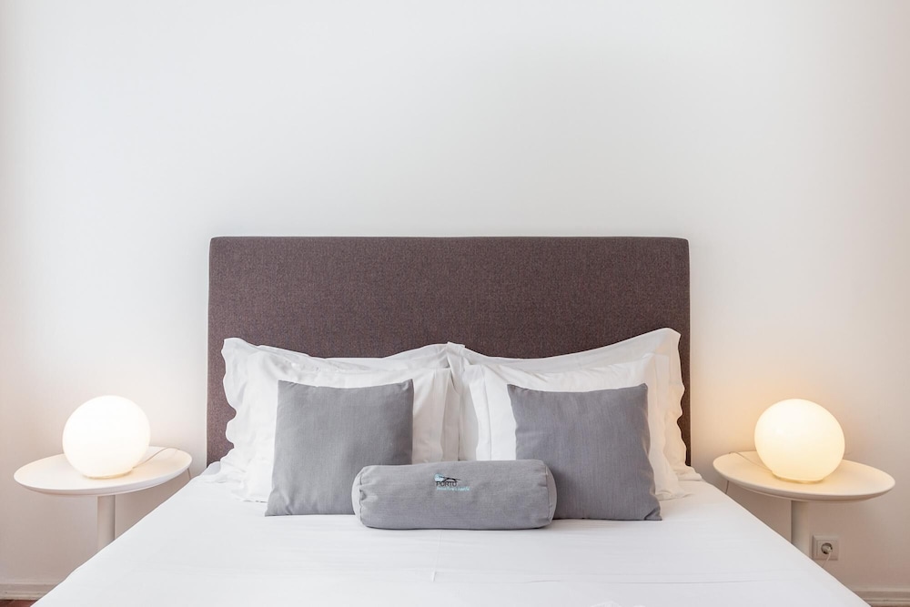 Feel Porto Stylish Flat IV view 3