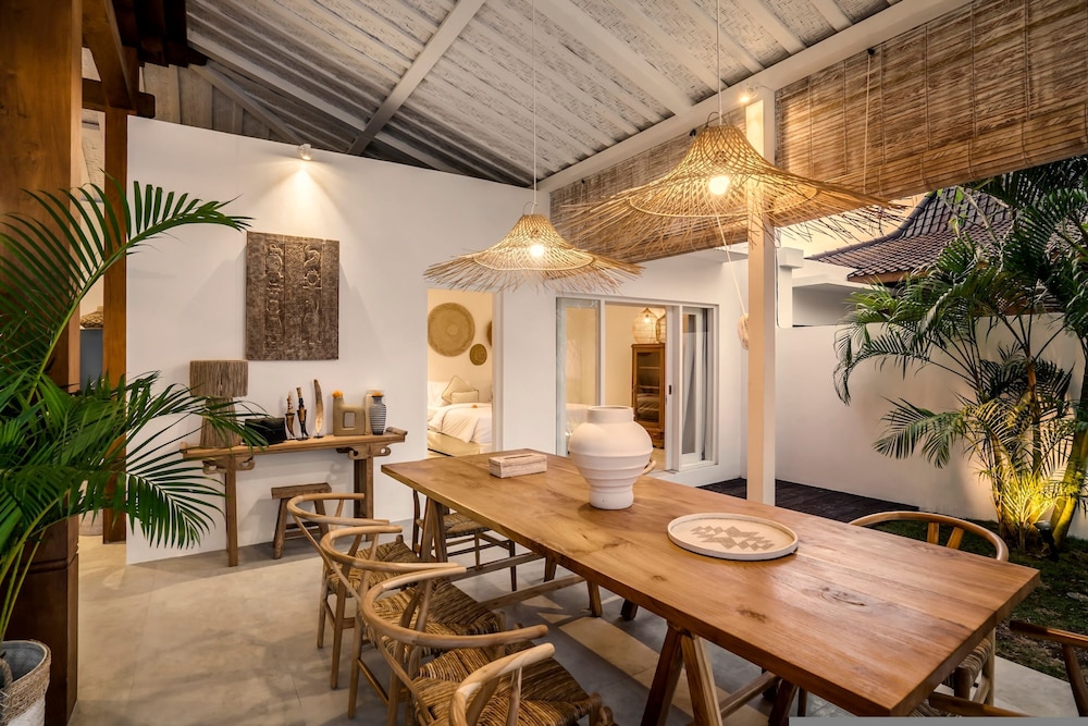 Villa Cyma by Alfred in Bali - New Peaceful 5 BR Villa in the Heart of Seminyak