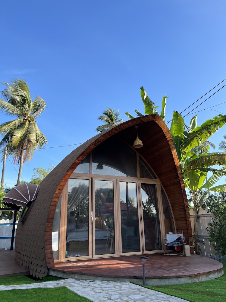 Hotel Found Mansion - Image 1