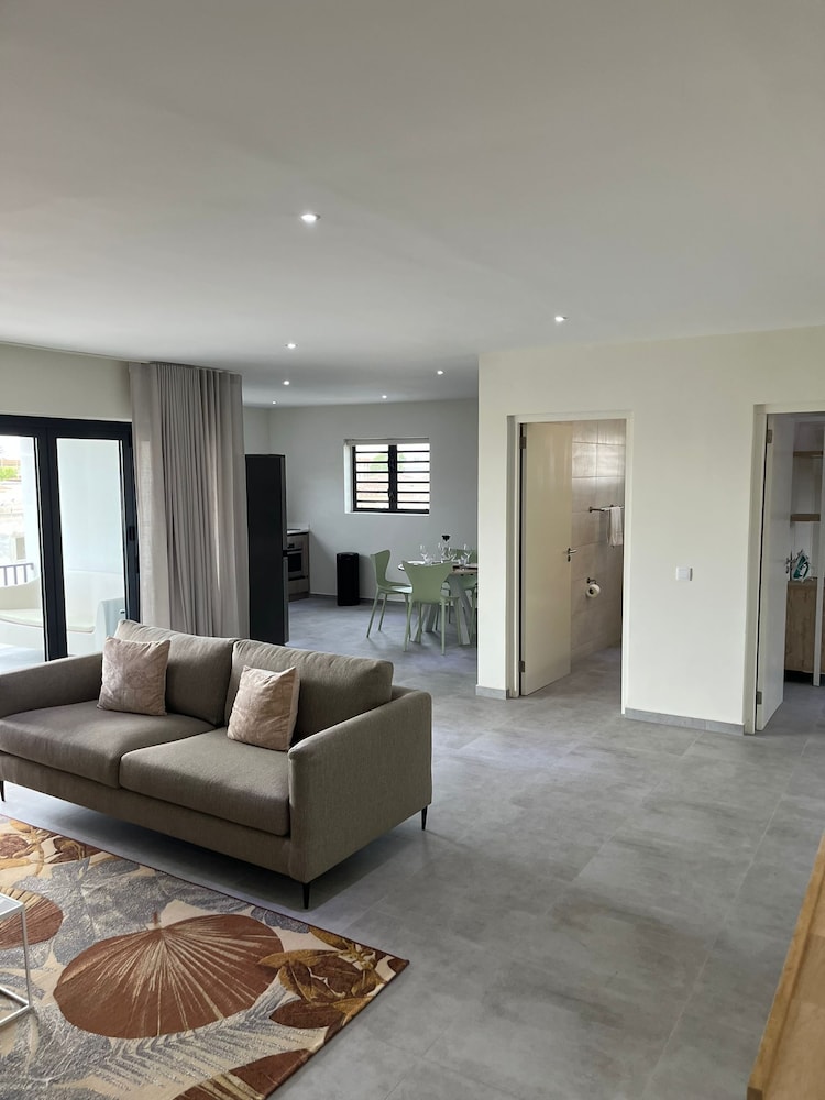 Apartment Serena, Mambo Beach
